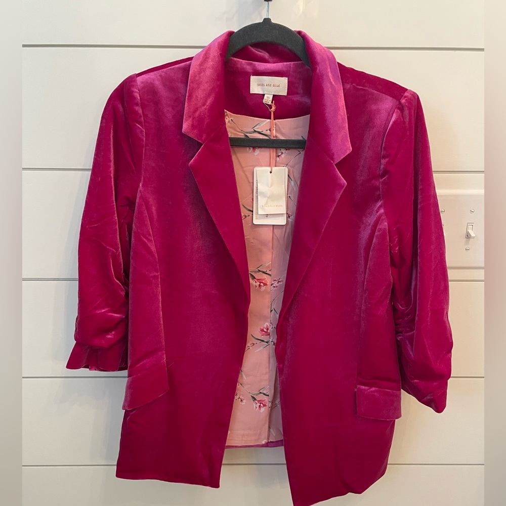 Pink Velvet Blazer with 3/4 sleeves. Size XS. New with tags.